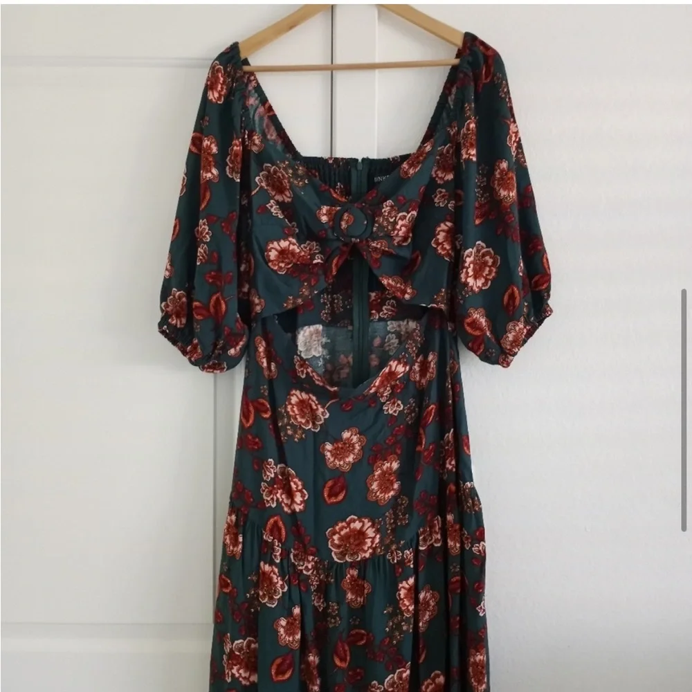 MINK PINK Olivia Midi Dress in Green. - Picture 5 of 13